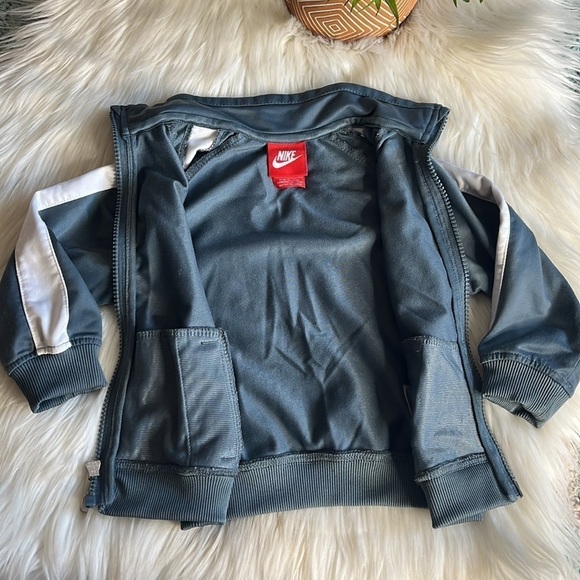 Nike baby full zip track jacket - Picture 3 of 6